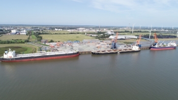 Der Brunsbütteler Elbehafen